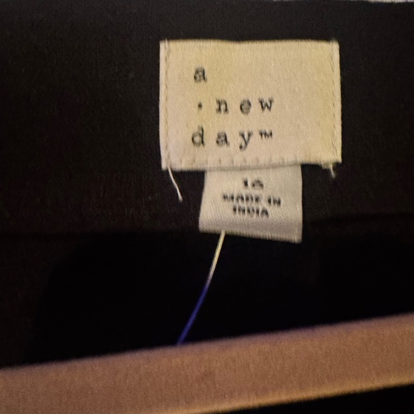 Elegant plus size Black Puff Sleeve linen Dress - Picture 4 of 7